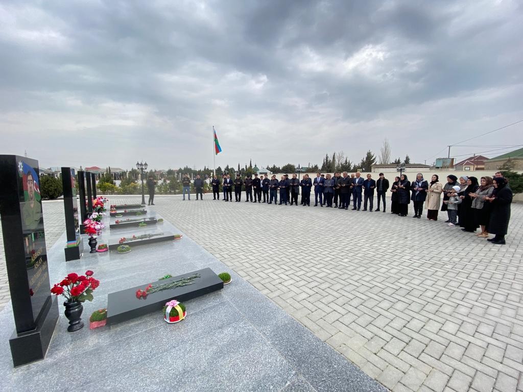 Xəzər rayonunda Novruz bayramı münasibətilə şəhidlər yad edildi - FOTOLAR