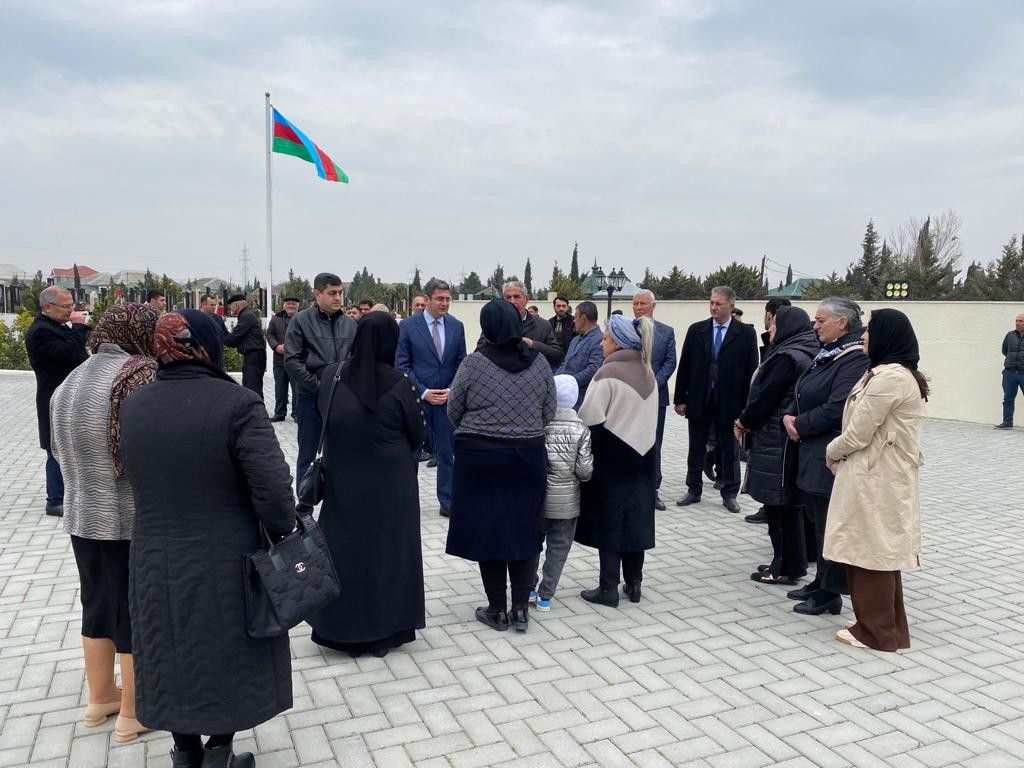 Xəzər rayonunda Novruz bayramı münasibətilə şəhidlər yad edildi - FOTOLAR