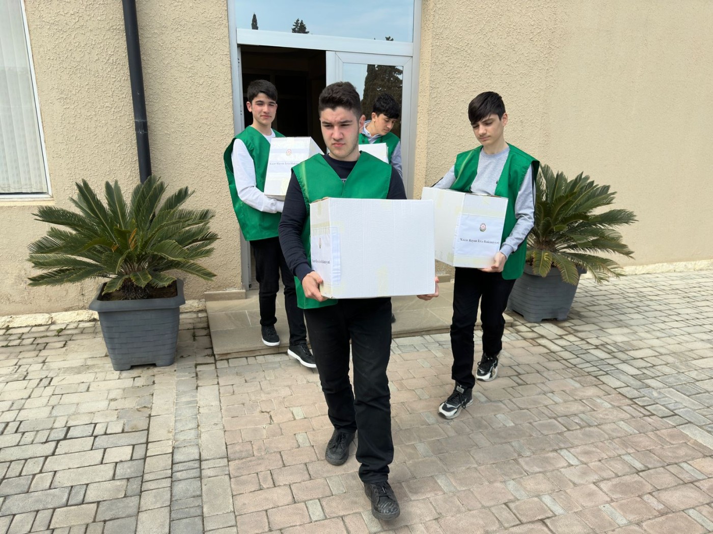 Xəzər rayonunda Novruz bayramı münasibətilə şəhidlər yad edildi - FOTOLAR