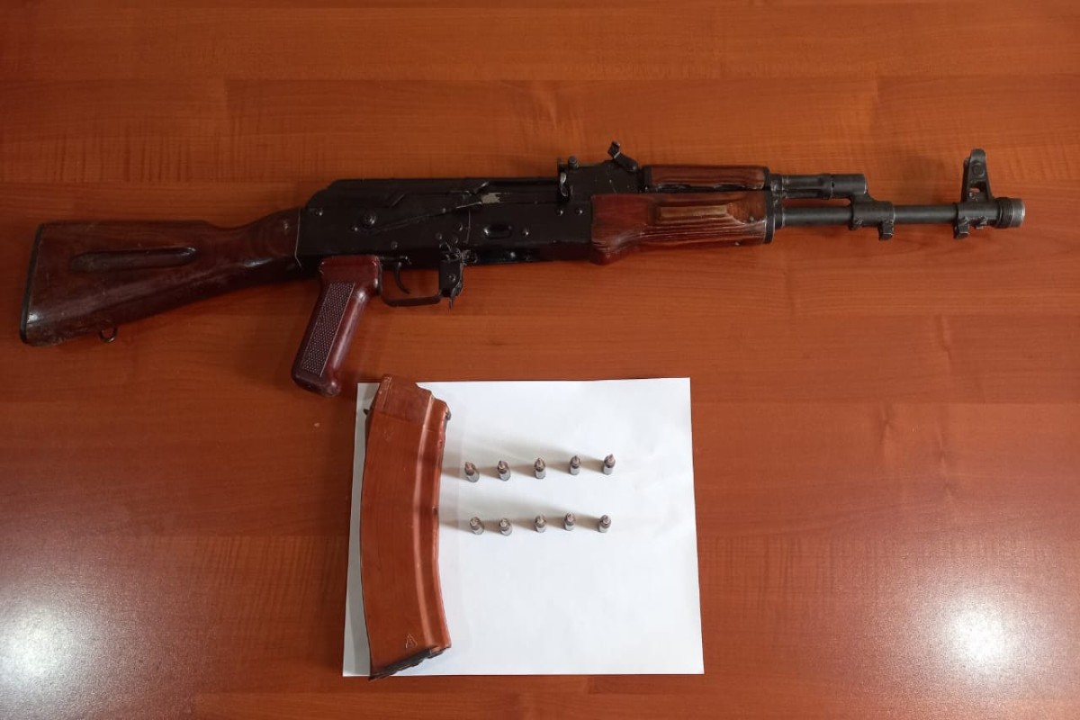Ağcabədi sakinindən "Kalaşnikov" avtomatı aşkar edilib - FOTO