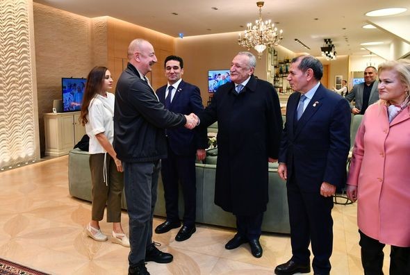 İlham Əliyev və Mehriban Əliyeva “Qarabağ” - “Qalatasaray” oyununa baxıblar - YENİLƏNİB - FOTO