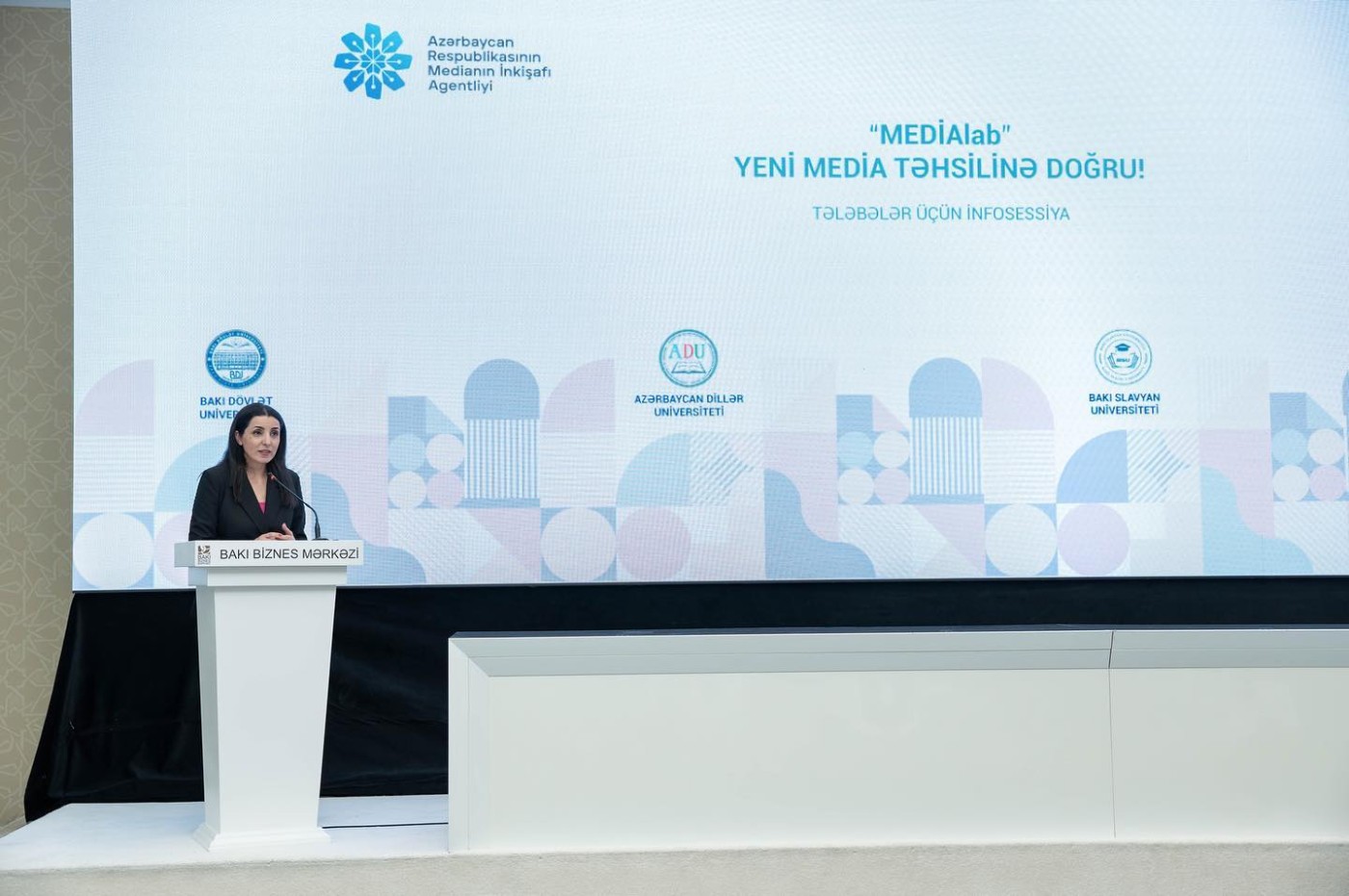 “MEDİAlab” layihəsi çərçivəsində tələbələr üçün infosessiya keçirildi - FOTOLAR
