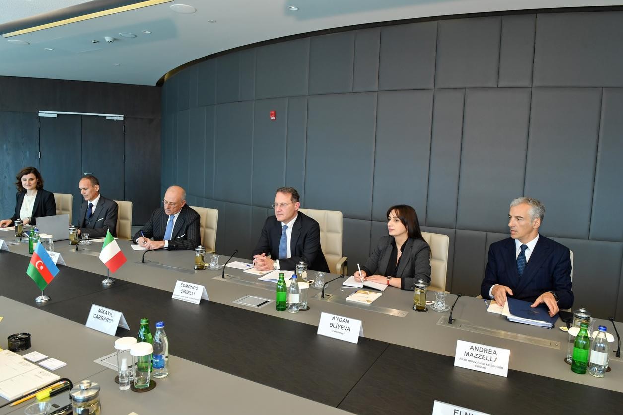 Mikayıl Cabbarov italiyalı nazir müavini ilə görüşdü - FOTO