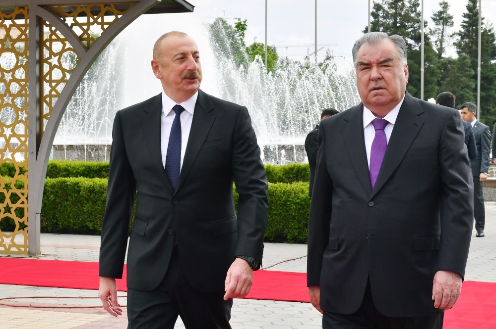 İlham Əliyevin Düşənbədə rəsmi qarşılanma mərasimi olub - FOTOLAR