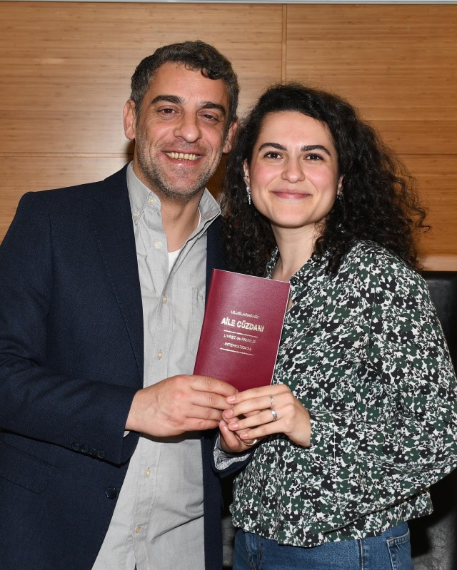 "Kavak Yelleri"nin aktyoru onunla evləndi - FOTO