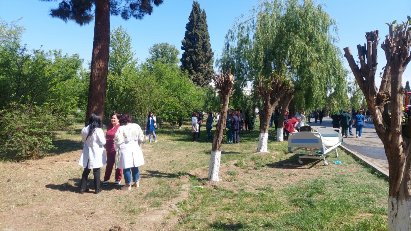 Gəncədə DƏHŞƏT: Qadın xəstəxanada yanaraq öldü (YENİLƏNİB)