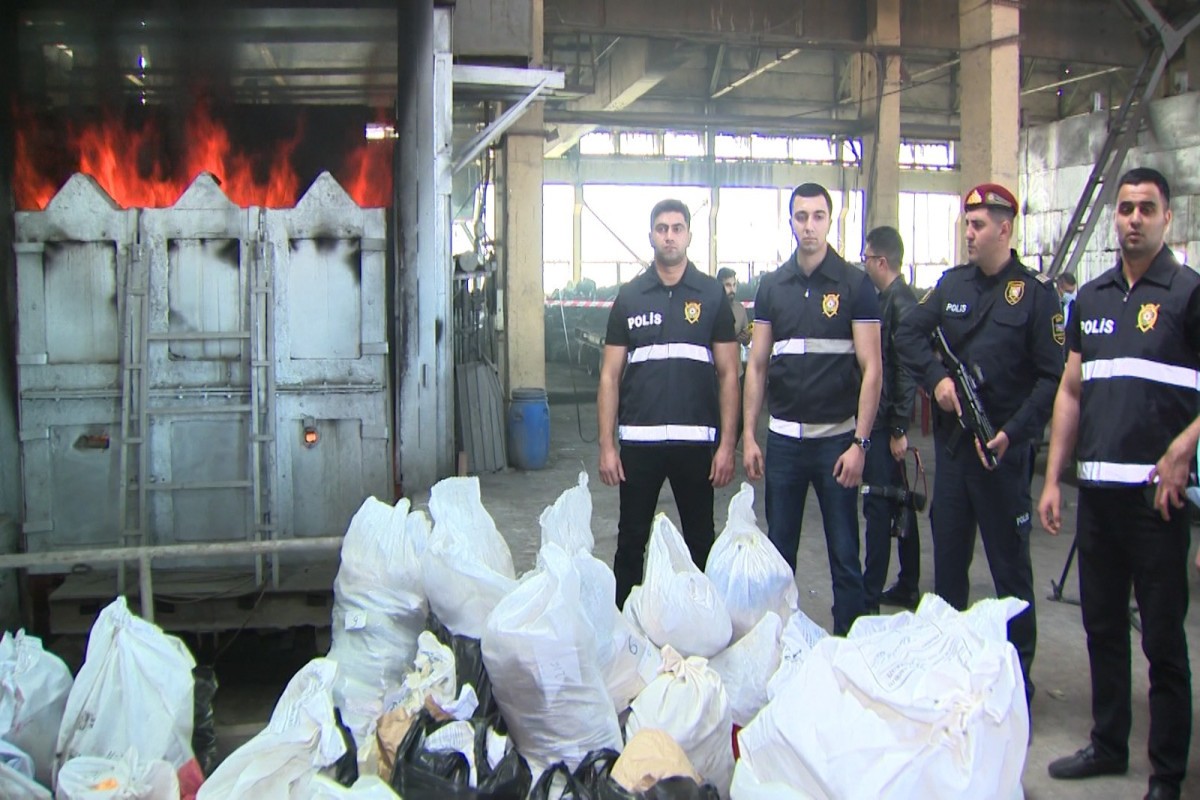 Bakıda 3 tondan çox narkotik belə məhv edildi - VİDEO