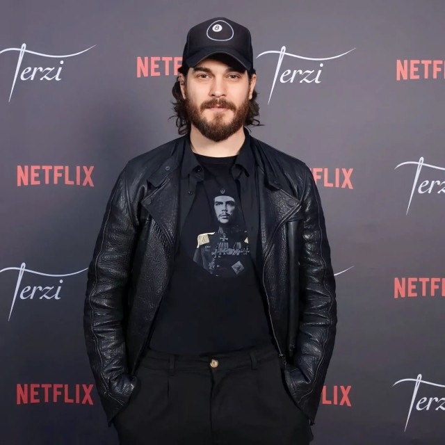 Çağatay Ulusoyun yeni imici bəyənilmədi - FOTOLAR