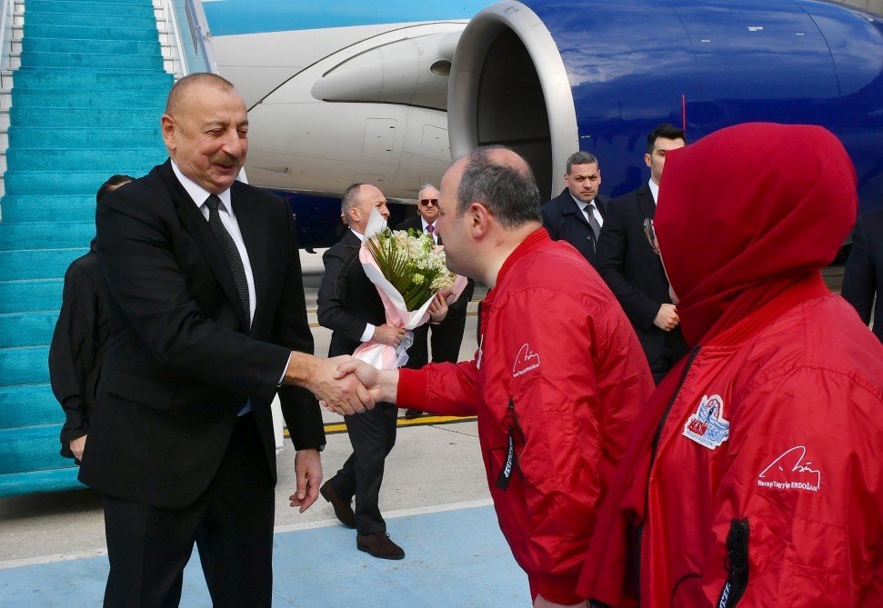 Prezident və birinci xanım Türkiyəyə səfər etdi - FOTOLAR