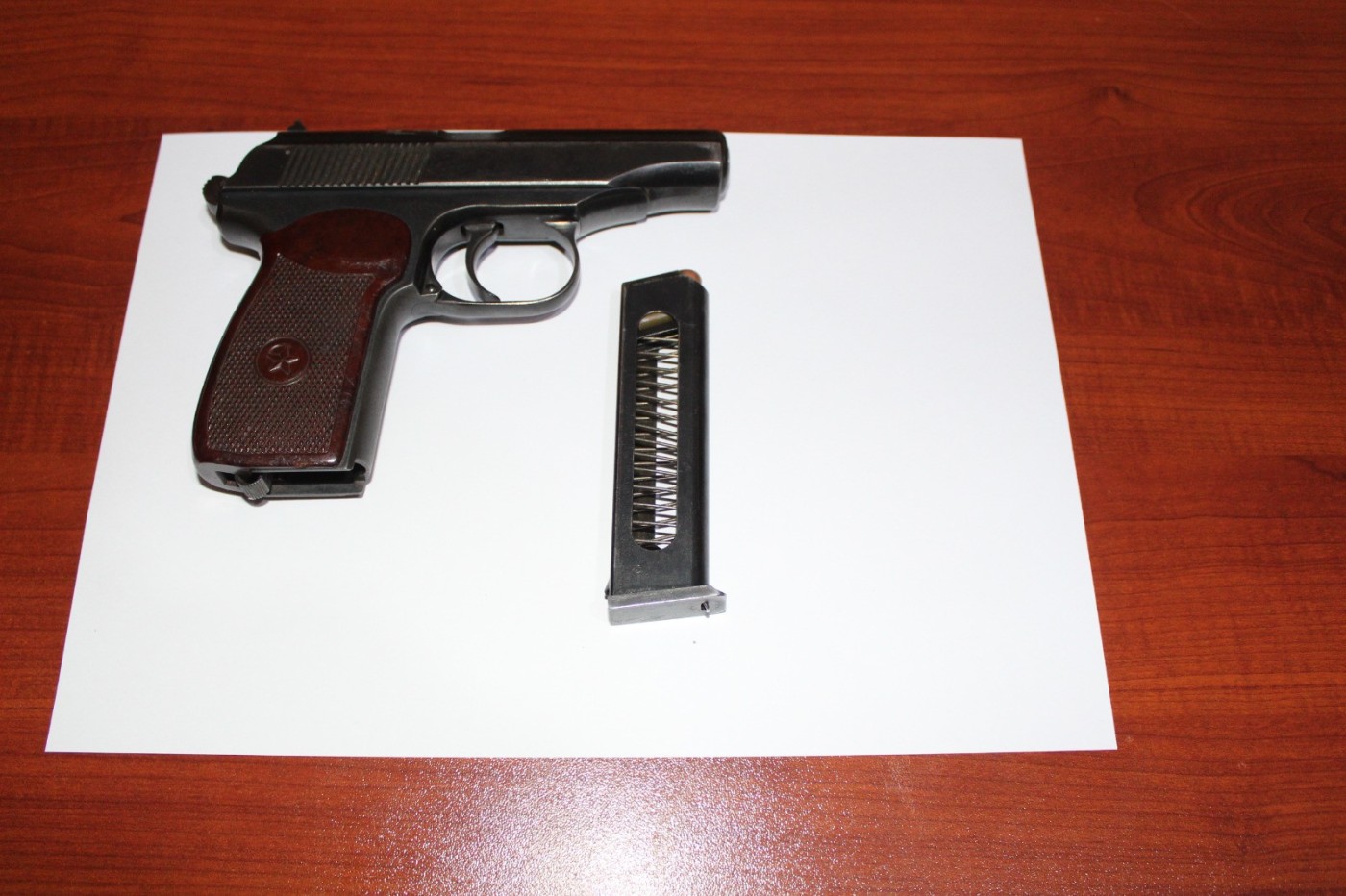 Üzərində “Makarov” tapançası gəzdirən keçmiş məhkum həbs olundu - FOTO