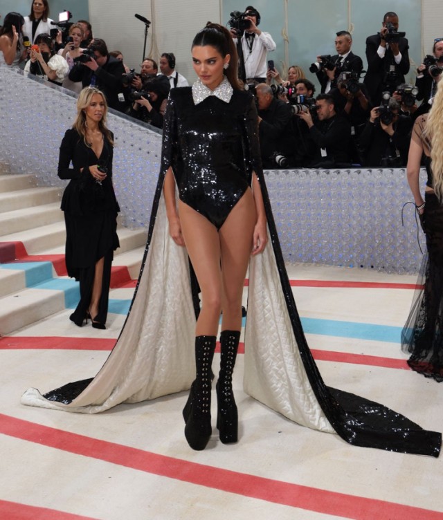 Qala gecəsində geyimləri ilə diqqət çəkdilər - FOTOLAR