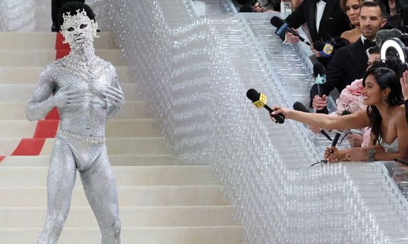 Qala gecəsində geyimləri ilə diqqət çəkdilər - FOTOLAR