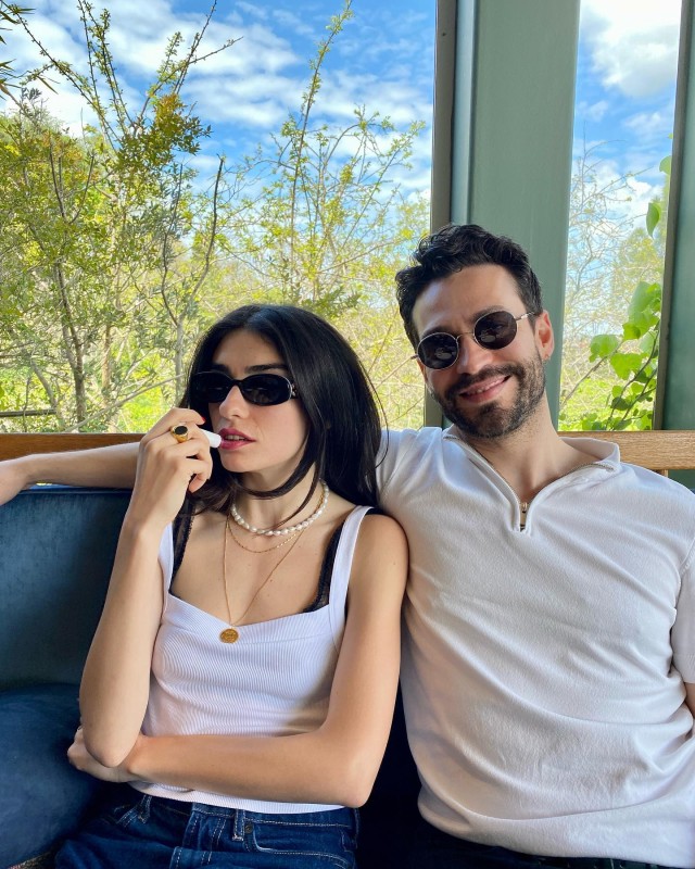 Hazar Ergüçlü həmkarı ilə sevgilidir? (FOTO)