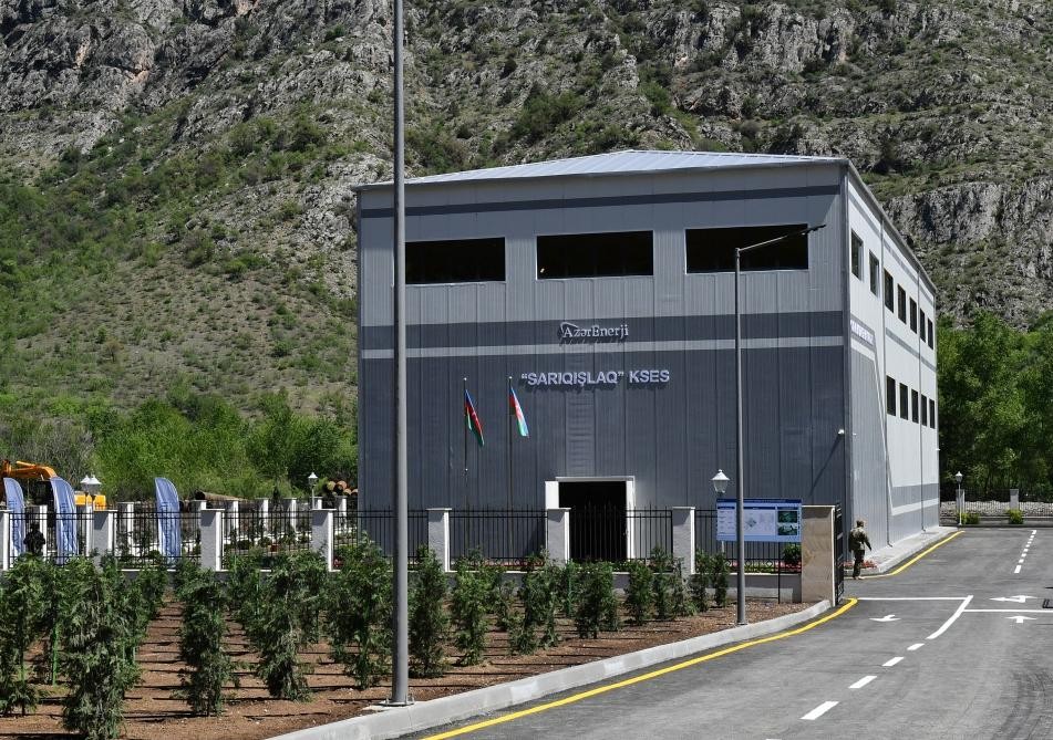 İlham Əliyev “Sarıqışlaq” Su Elektrik Stansiyasında tikinti işlərinin gedişi ilə tanış olub - FOTOLAR