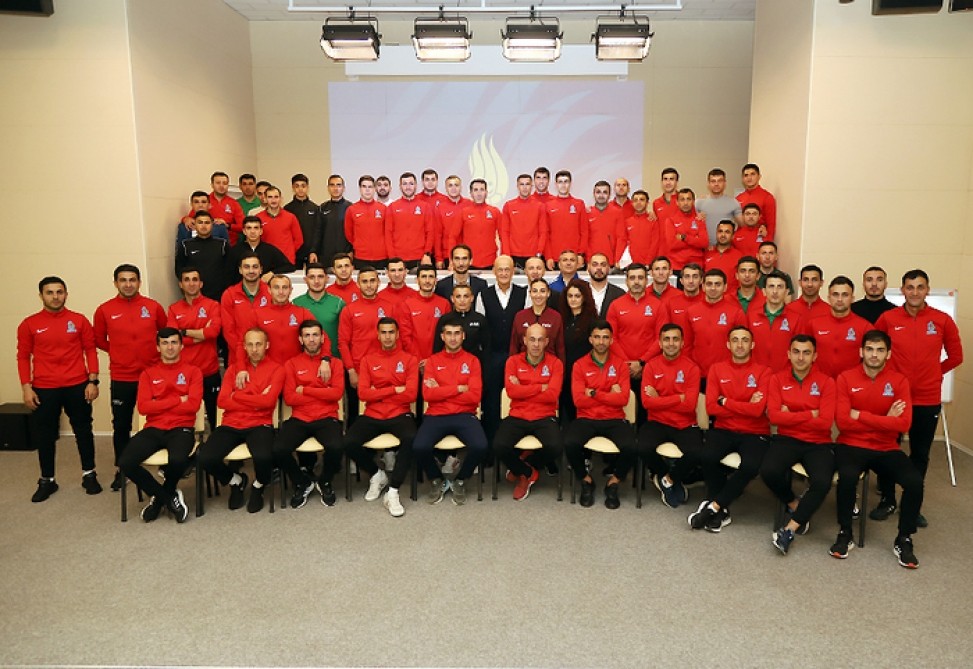Pyerluici Kollina Bakıda - FOTO