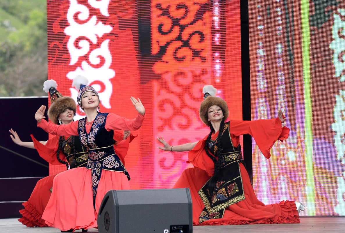 Cıdır düzündə "Xarıbülbül" festivalının açılış konserti olub - FOTOLAR