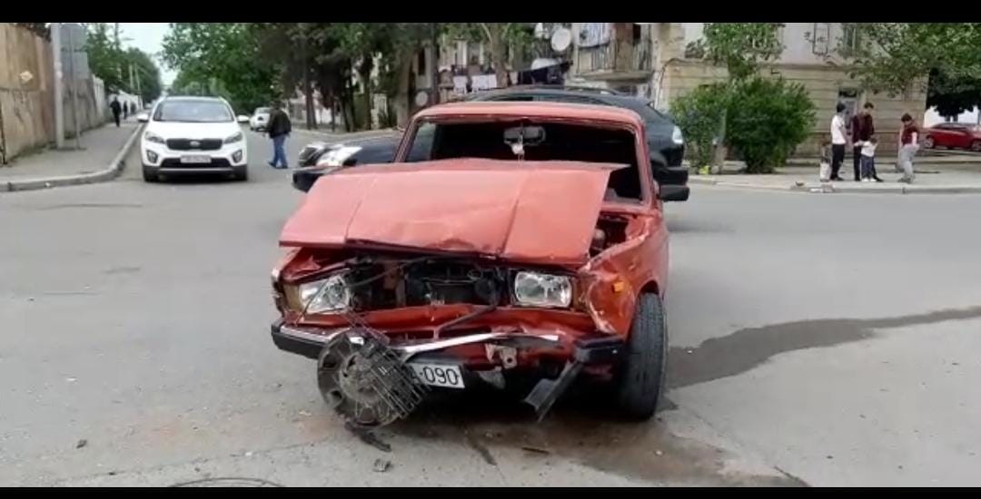 Gəncədə "VAZ 2107" ilə "Opel" toqquşdu - FOTO