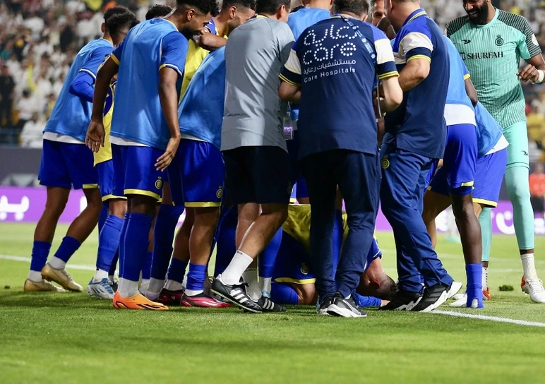 Ronaldo qol vurduqdan sonra səcdə etdi - FOTO
