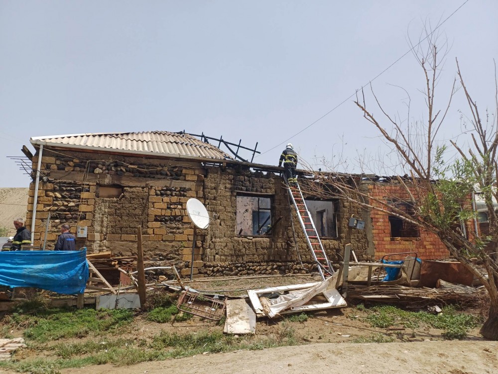 Naxçıvanda evdə yanğın olub - FOTO