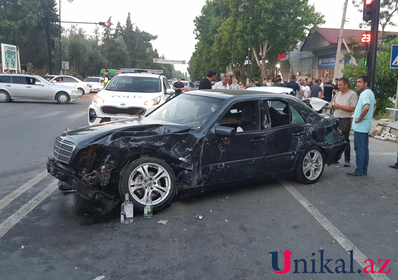 Göyçayda iki avtomobil toqquşub, yaralılar var - FOTOLAR