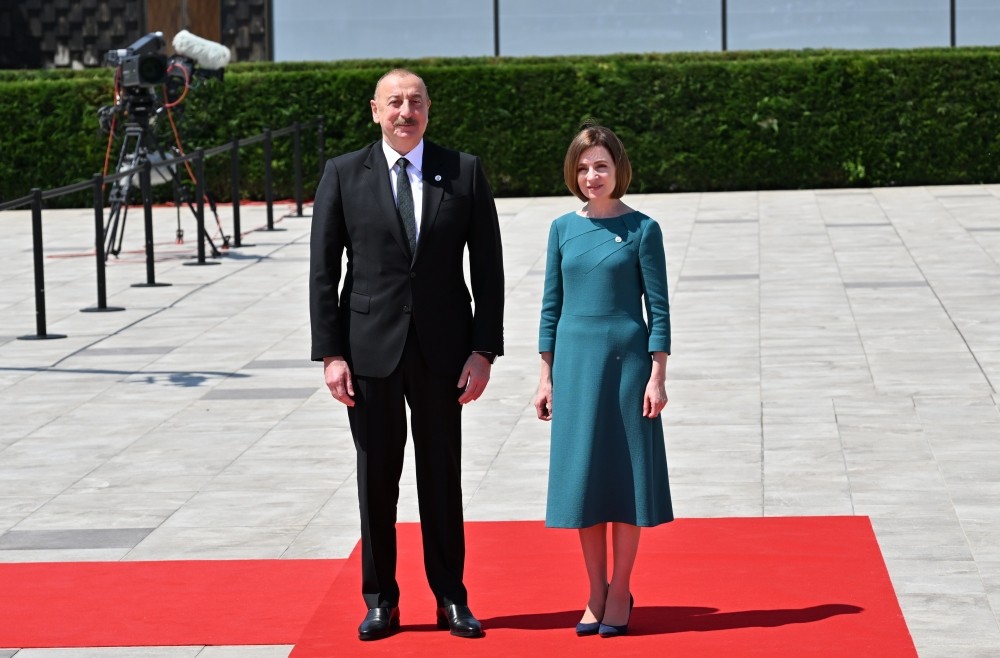 İlham Əliyev 2-ci Zirvə toplantısında - FOTO (YENİLƏNİB)