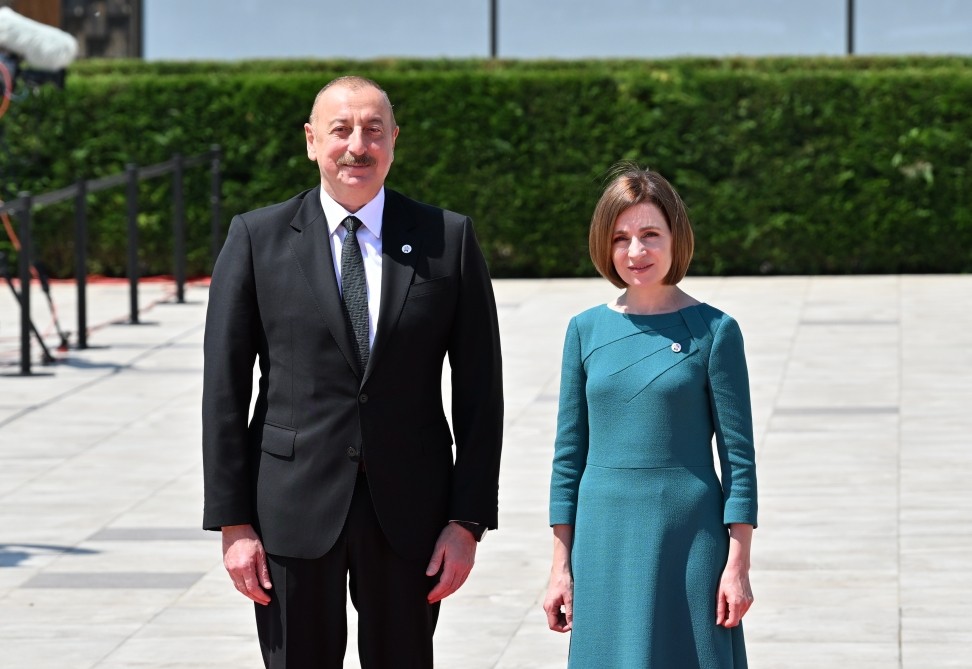 İlham Əliyev 2-ci Zirvə toplantısında - FOTO (YENİLƏNİB)
