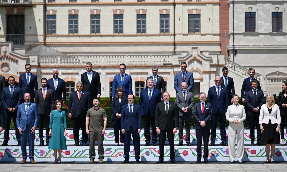 İlham Əliyev 2-ci Zirvə toplantısında - FOTO (YENİLƏNİB)