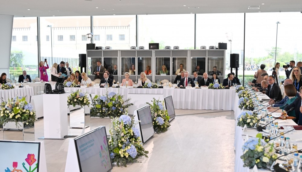 İlham Əliyev 2-ci Zirvə toplantısında - FOTO (YENİLƏNİB)