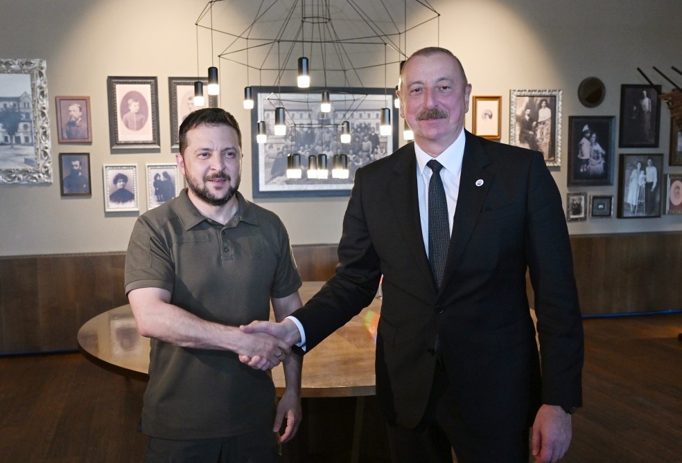 İlham Əliyev Zelenski ilə görüşdü - YENİLƏNİB (FOTO)
