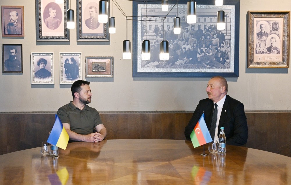 İlham Əliyev Zelenski ilə görüşdü - YENİLƏNİB (FOTO)