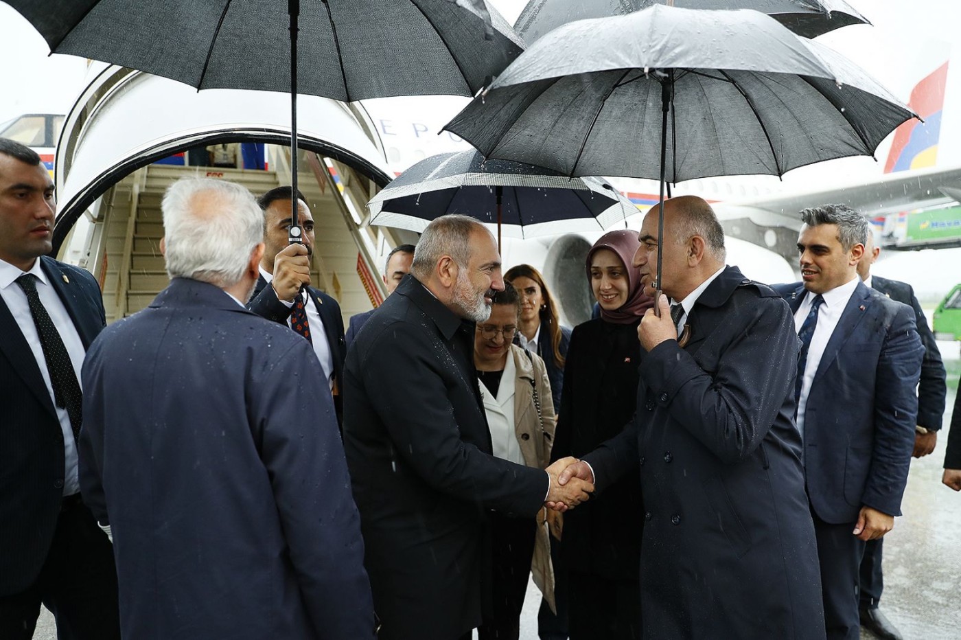 Paşinyanı Ankarada Çavuşoğlu qarşılayıb - FOTO (YENİLƏNİB)