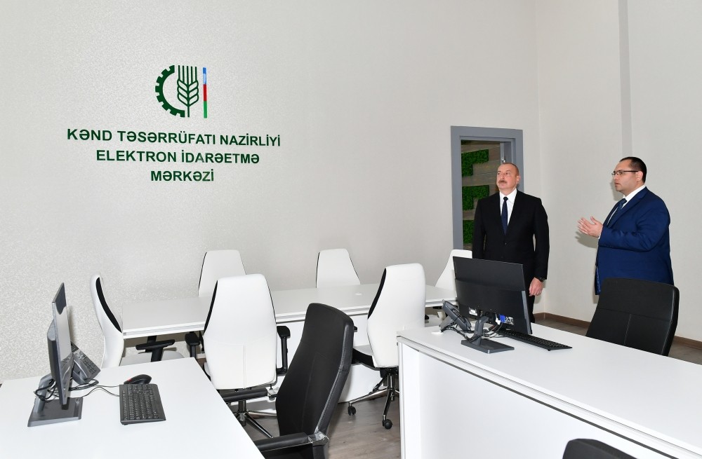 İlham Əliyev nazirliyin yeni binasının açılışını etdi - FOTOLAR