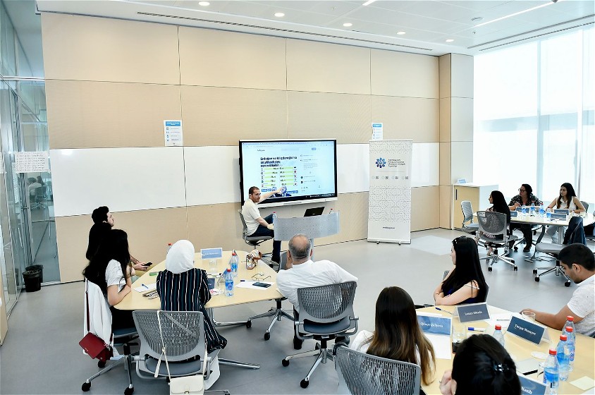 “Rəqəmsal mediada “storytelling” və müasir publisistika” mövzusunda təlimlərə başlanılıb - FOTOLAR