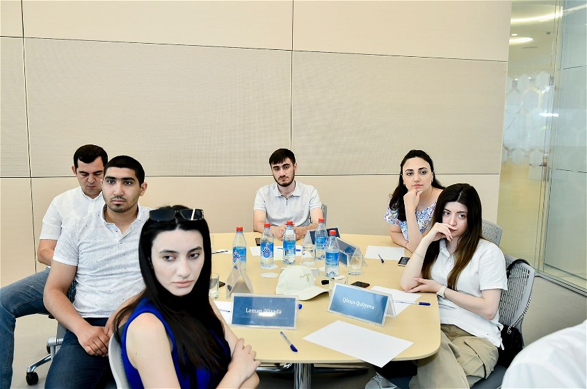 “Rəqəmsal mediada “storytelling” və müasir publisistika” mövzusunda təlimlərə başlanılıb - FOTOLAR