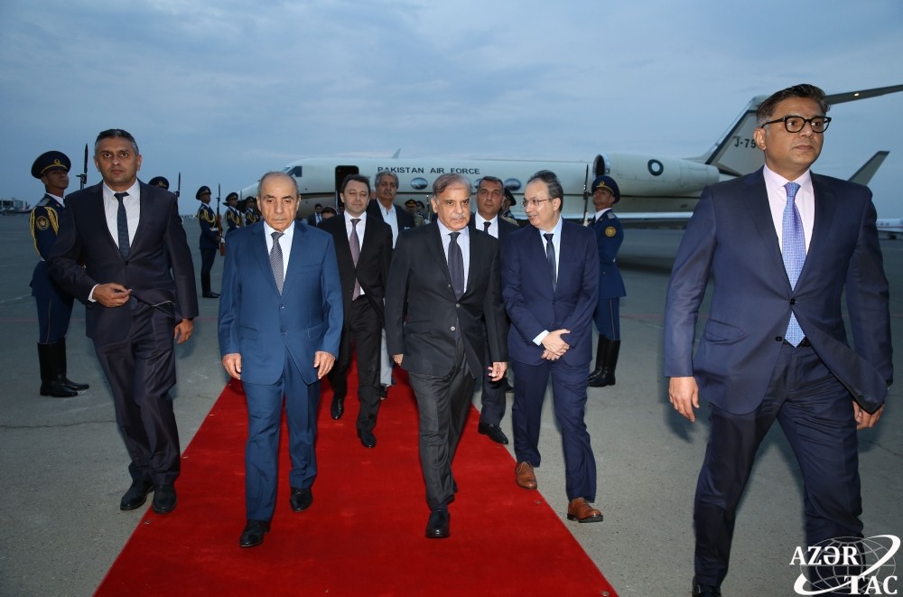 Pakistanın Baş naziri Azərbaycana gəldi - FOTO