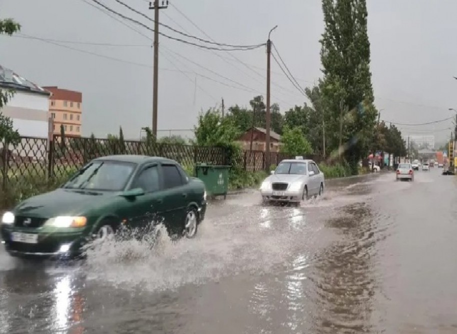 Təbii fəlakət Gürcüstanda həyatı iflic etdi