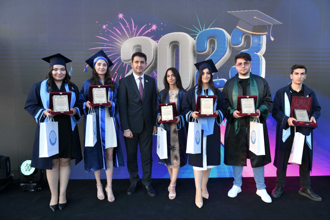 BMU-da “Məzun günü” təntənəli şəkildə qeyd olundu - FOTOLAR