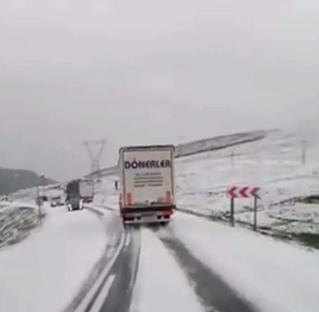 Yayda Türkiyəyə güclü qar yağdı - FOTO