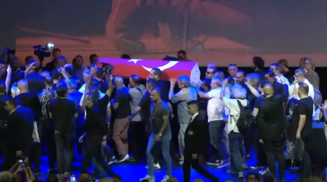 Özkan Uğurla vidalaşdılar - FOTOLAR