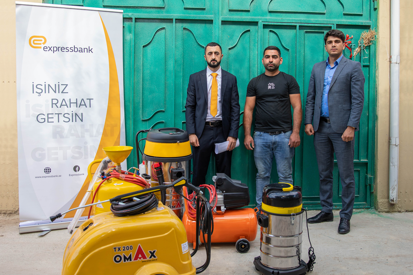 "Expressbank" daha 4 aztəminatlı şəxsə dəstək olub - FOTOLAR
