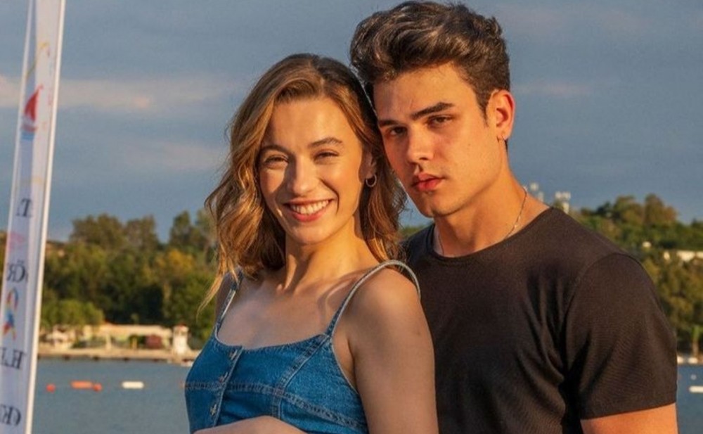 Aktrisa həmkarı ilə eşq yaşayır - FOTO