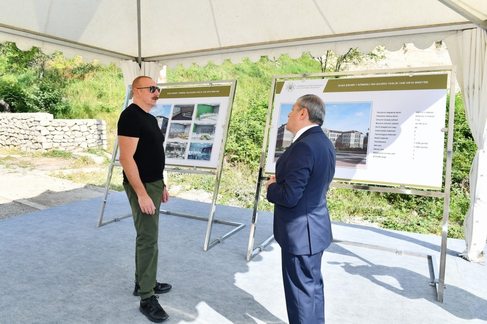 Prezident Şuşada məktəbin tikintisi ilə tanış olub - FOTOLAR