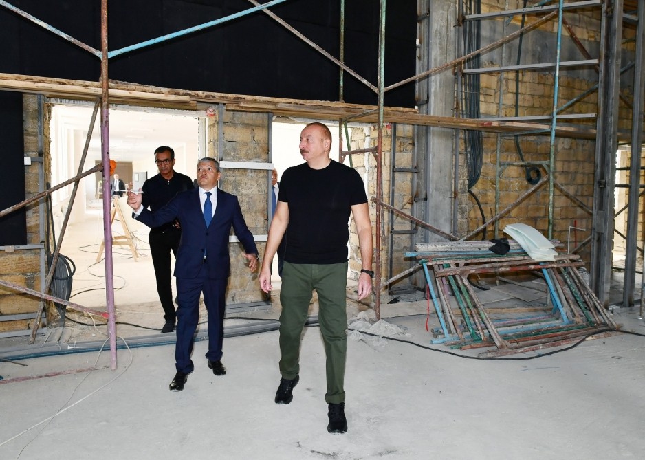 Prezident Şuşada məktəbin tikintisi ilə tanış olub - FOTOLAR