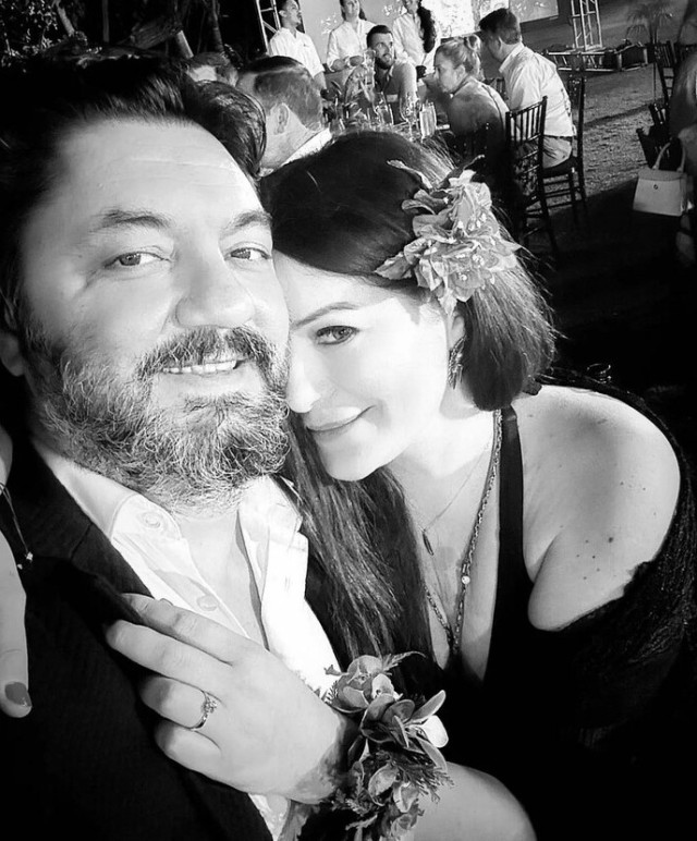 Deniz Çakır ailə qurur