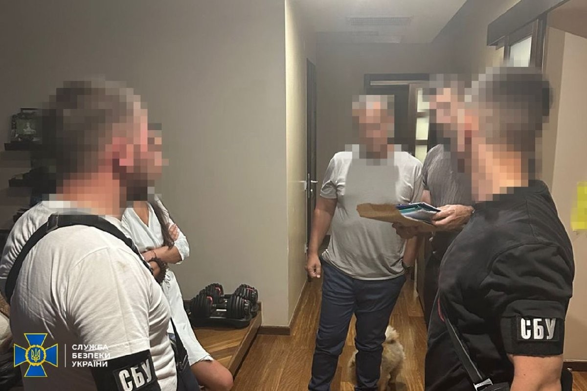 Xəstəlik kağızı alıb Maldivə istirahətə gedən deputat saxlanıldı - FOTO