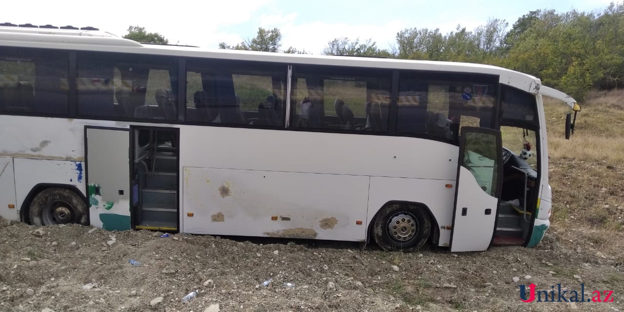 Şamaxıda avtobus qəzaya uğradı - Xəsarət alanlar var (YENİLƏNİB)