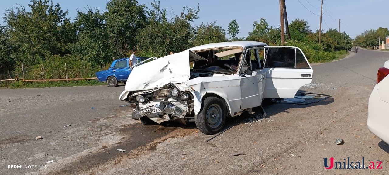 Ağstafada yaralıları xəstəxanaya aparan ambulans qəzaya düşdü - FOTOLAR
