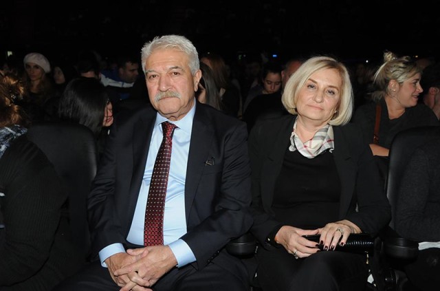 Anası xəstəxanaya yerləşdirilən müğənni bütün konsertlərini ləğv etdi