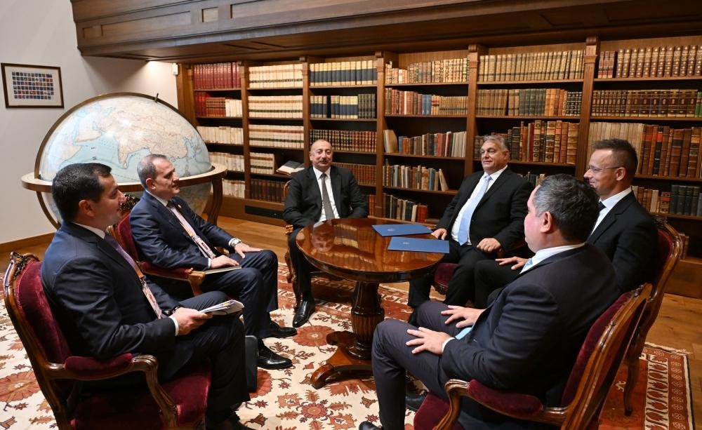 Budapeştdə İlham Əliyev Viktor Orbanla görüşdü - YENİLƏNİB (FOTO)