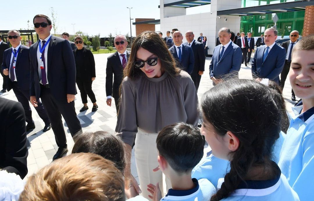 Mehriban Əliyeva Füzulidə məktəb açılışından paylaşım etdi - FOTOLAR